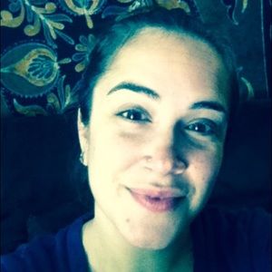 Meet your Posher, Caitlin